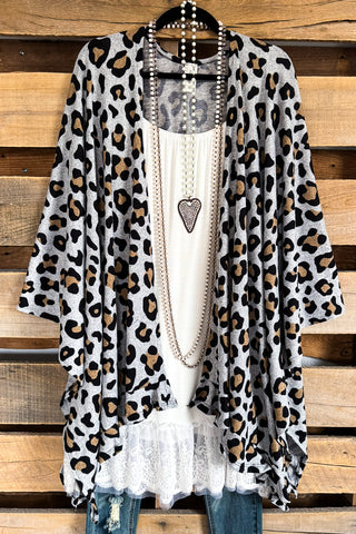 True Velvet Masterpiece Kimono - Black Burgundy