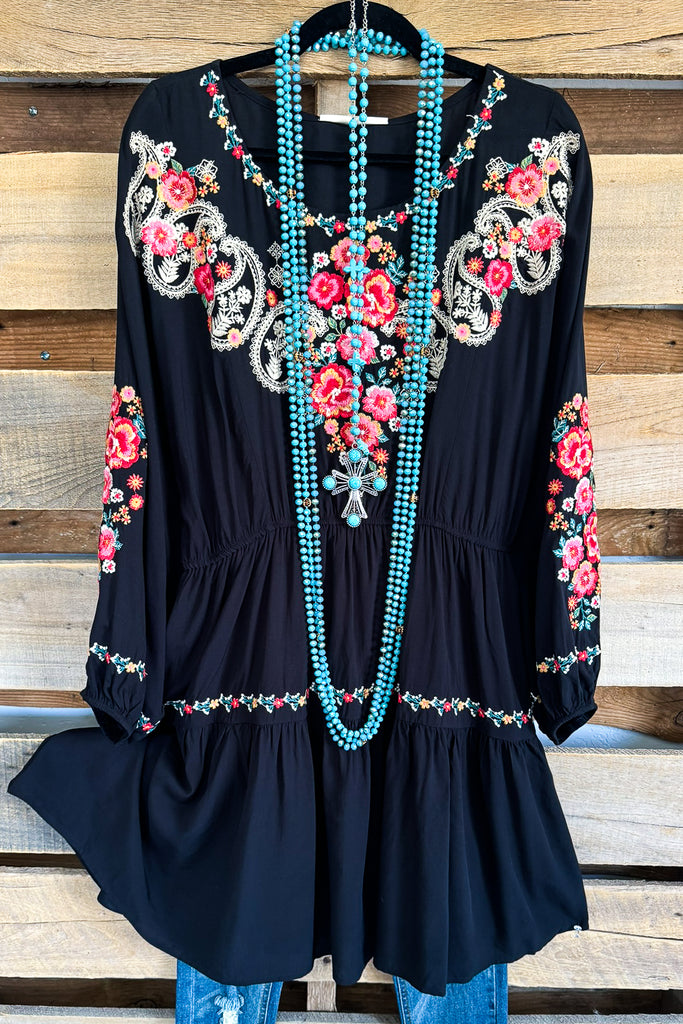 The Closer You Get Dress - Black