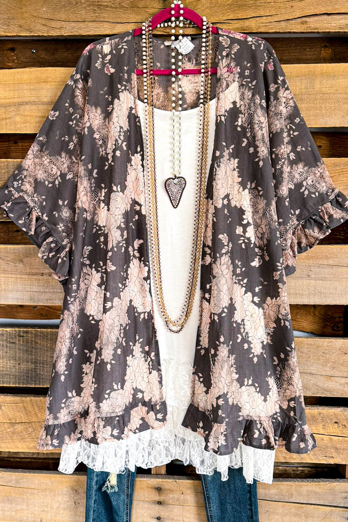 Everything Is Alright Kimono - Gray