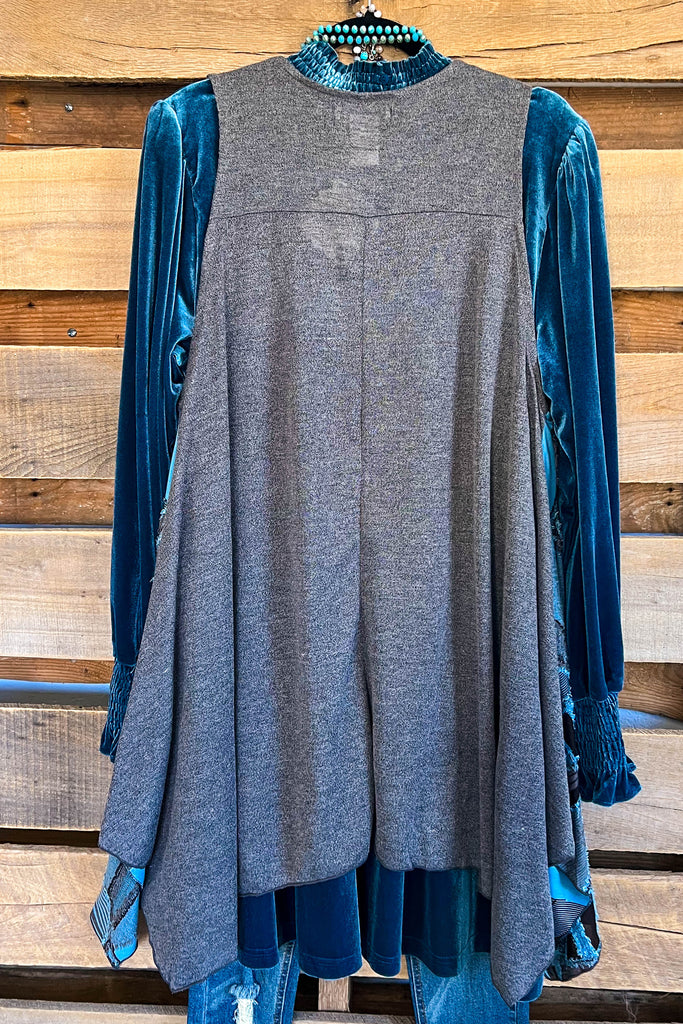 Unpredictable Truth Vest - Blue Grey