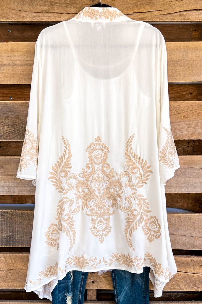 AHB EXCLUSIVE: Rise Of Romance Cardigan - Ivory