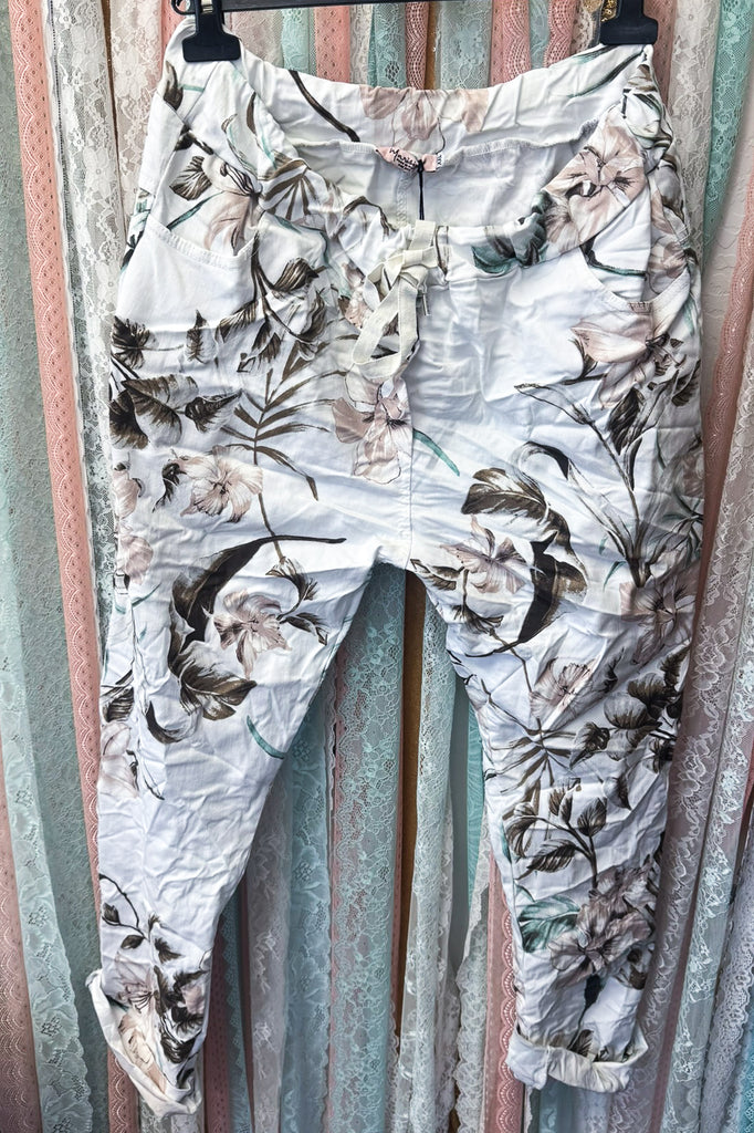 Made in Italy Scrunchy Stretch Floral Jogger Pants – Ultra Comfortable Plus Size - Floral