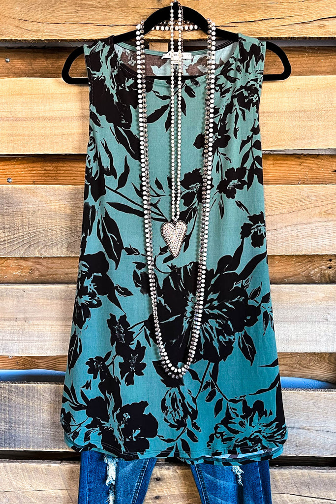 Bountiful Crossroads Top - Olive