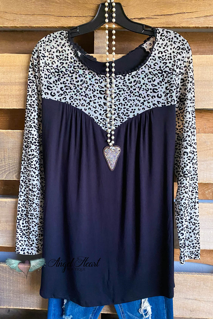 Beyond Happiness Top - Ivory On Black - SALE (SIZE 6