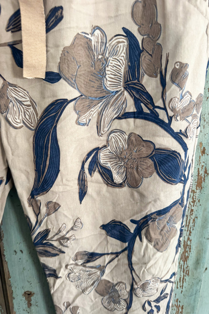 Made in Italy Scrunchy Stretch Floral Jogger Pants – Ultra Comfortable - Size 4 to 14