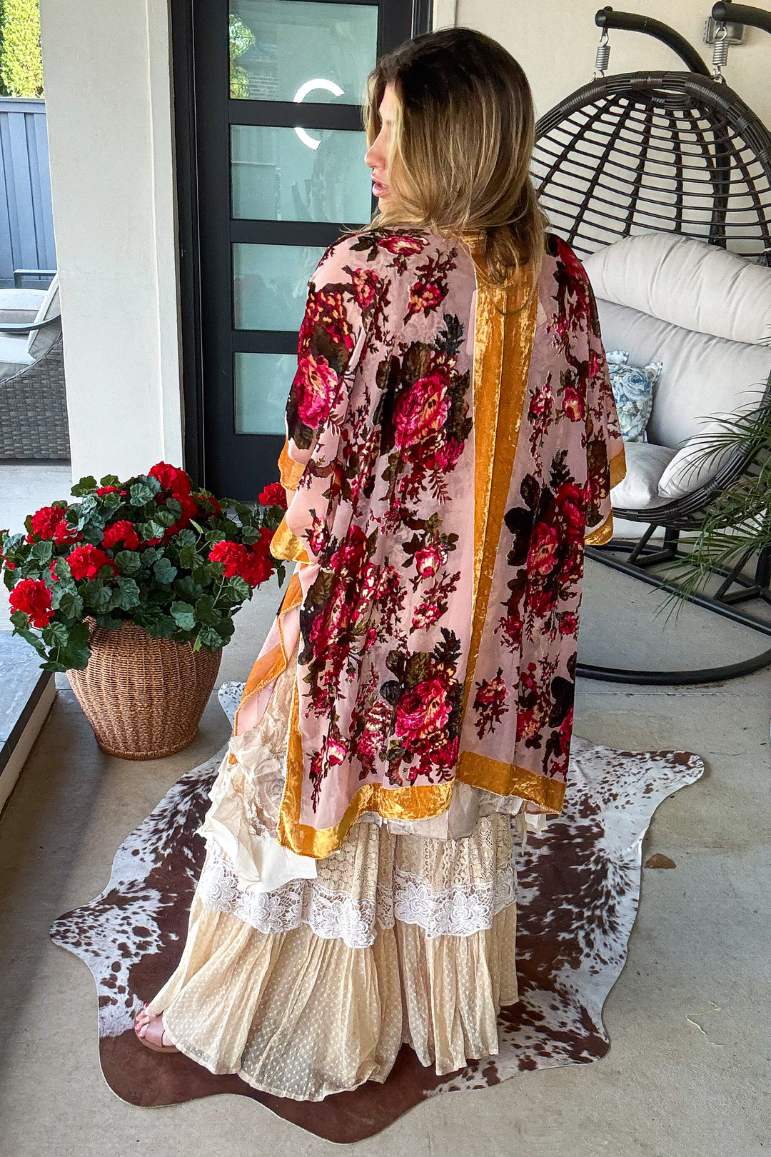 True Burnout Velvet Masterpiece  Kimono - Gold Bord