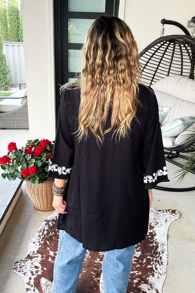 AHB EXCLUSIVE - Beauty Within Cardigan - Black/White