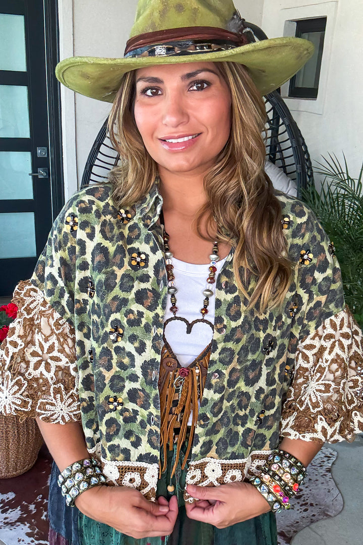 Bee Wild And Free Jacket - Leo - 100% COTTON