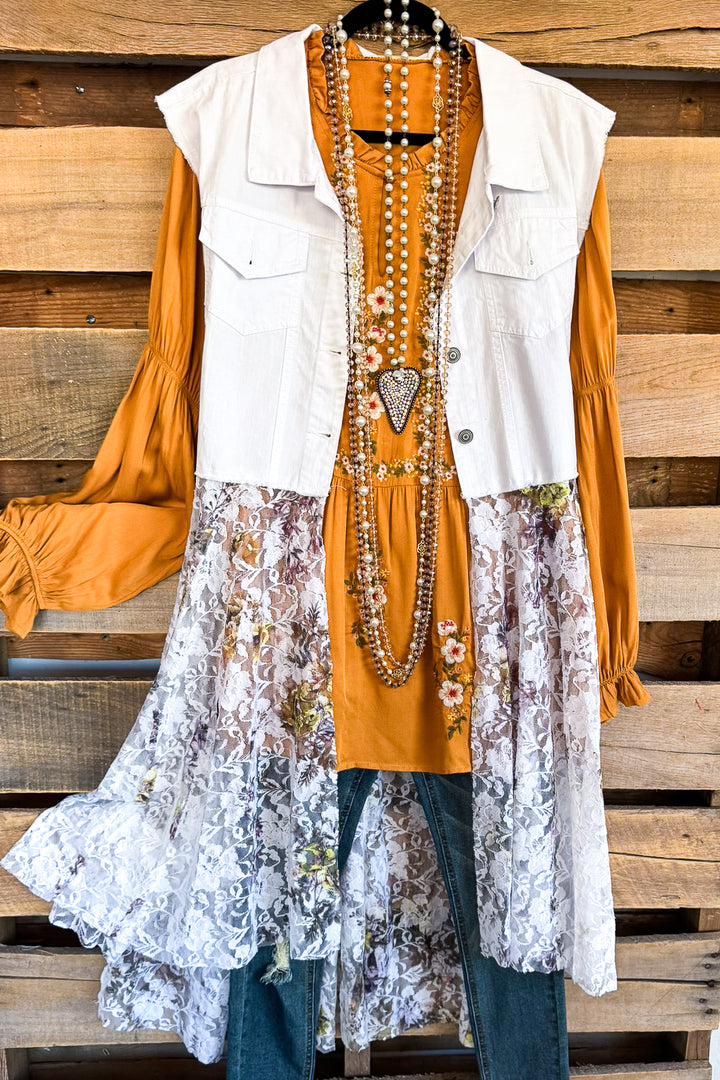 AHB EXCLUSIVE: Run To You Vest - Ivory/YR