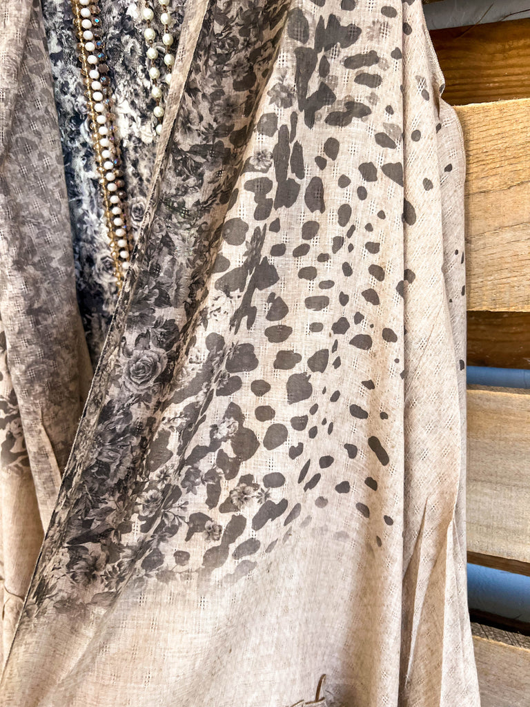 AHB EXCLUSIVE: Counting the Stars Vest - Taupe/Rose Leo