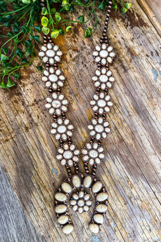 Crystal Clover Necklace - Ivory/Gold