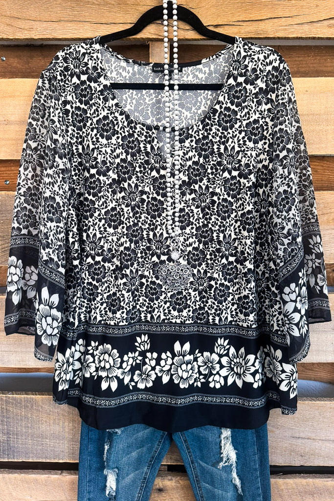 Relaxed Elegance Blouse - Black/Cream