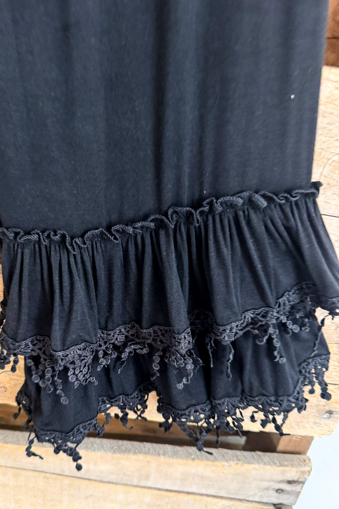 Lacy Chandelier Capris - Black .
