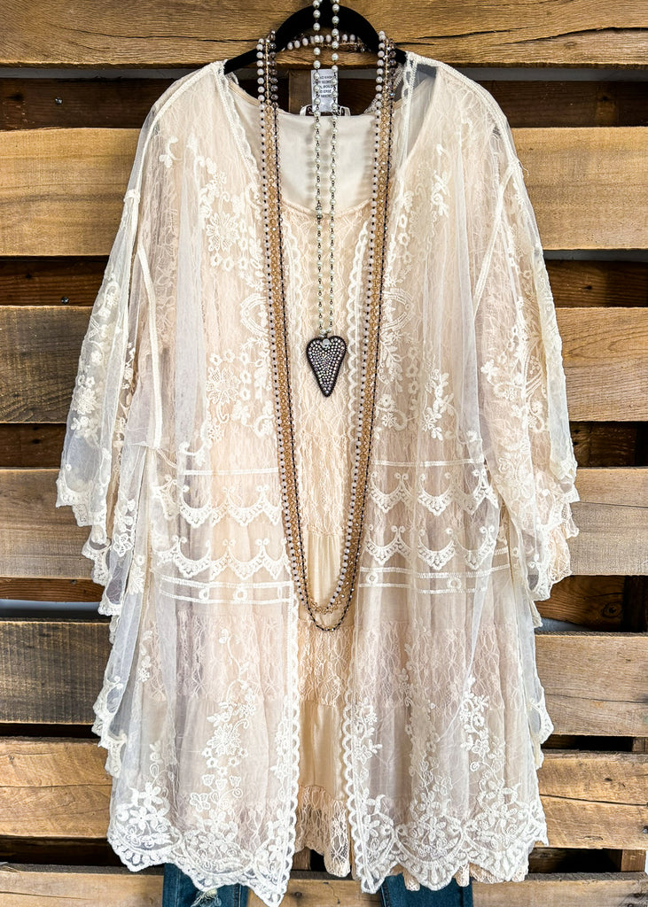 AHB EXCLUSIVE: Finding Perfection Kimono - Taupe