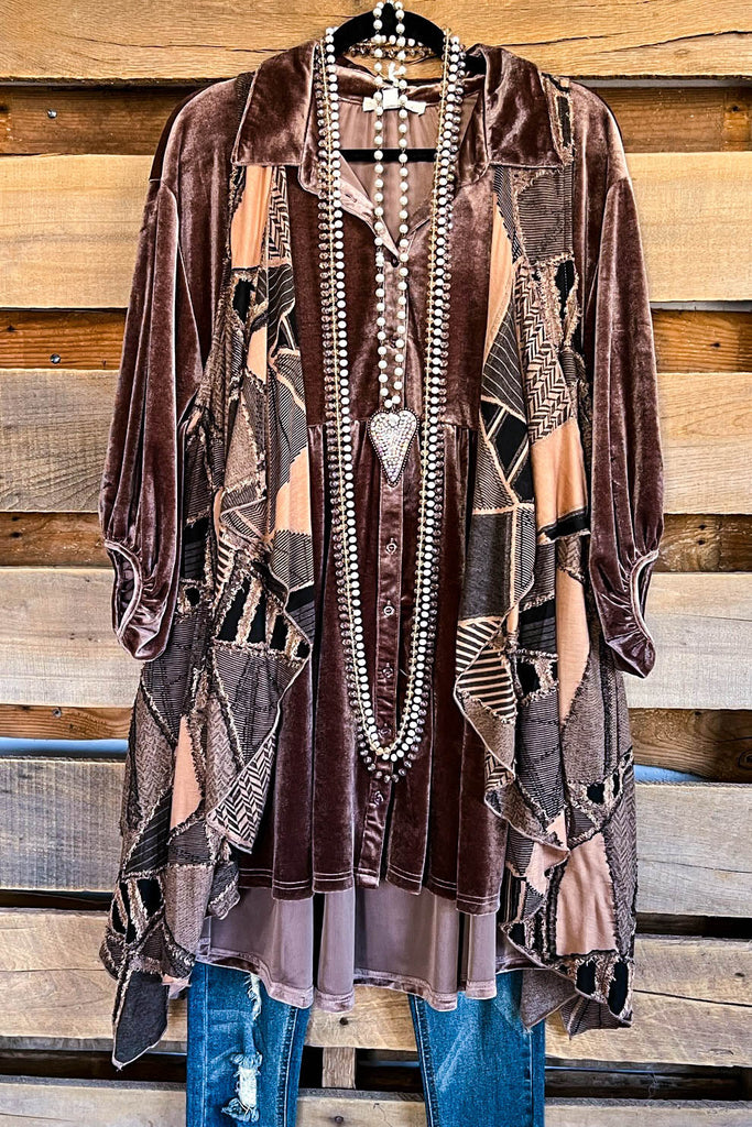 Unpredictable Truth Vest - Mocha