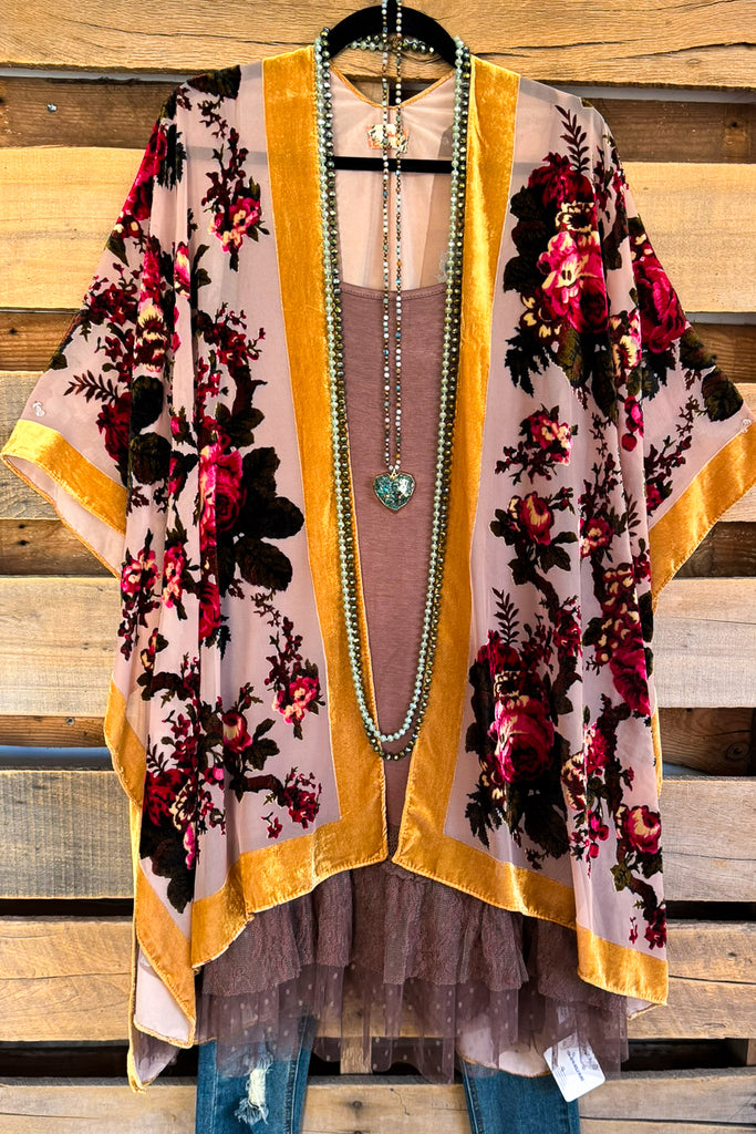 True Burnout Velvet Masterpiece  Kimono - Gold Bord