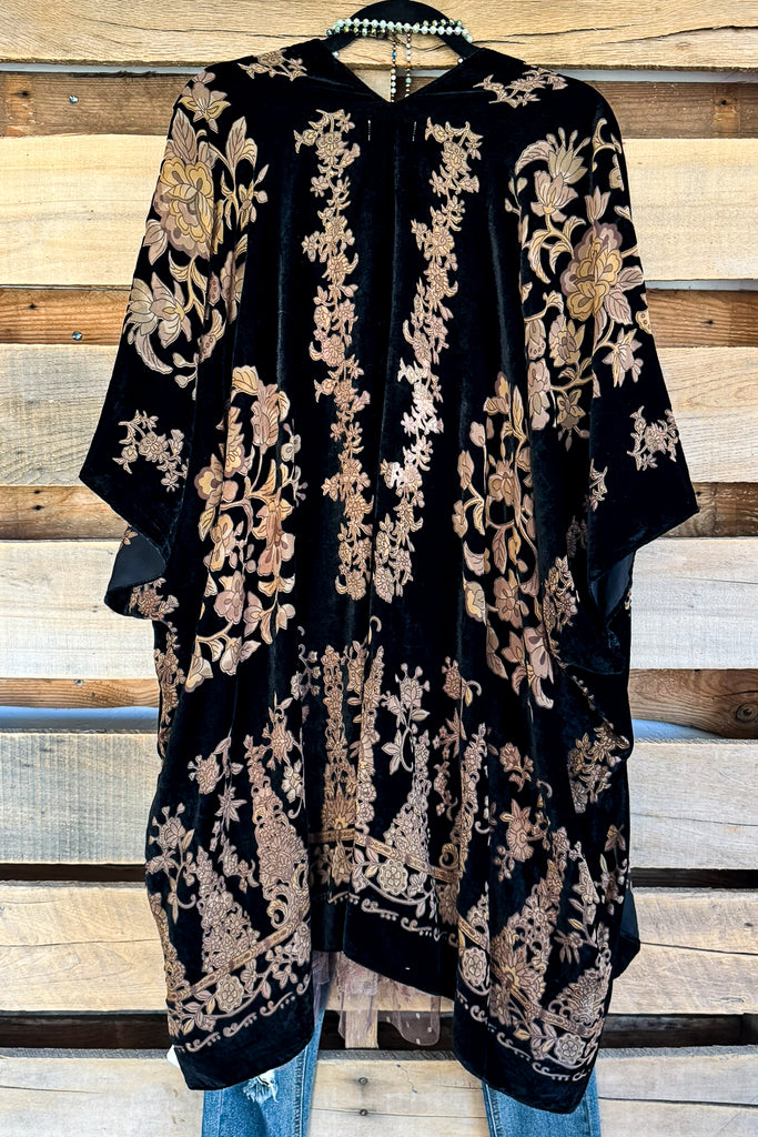 The Classic Look Burnout Velvet Kimono - Black/Classic