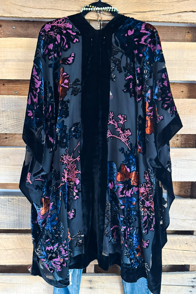True Velvet Masterpiece Kimono - Black Burgundy