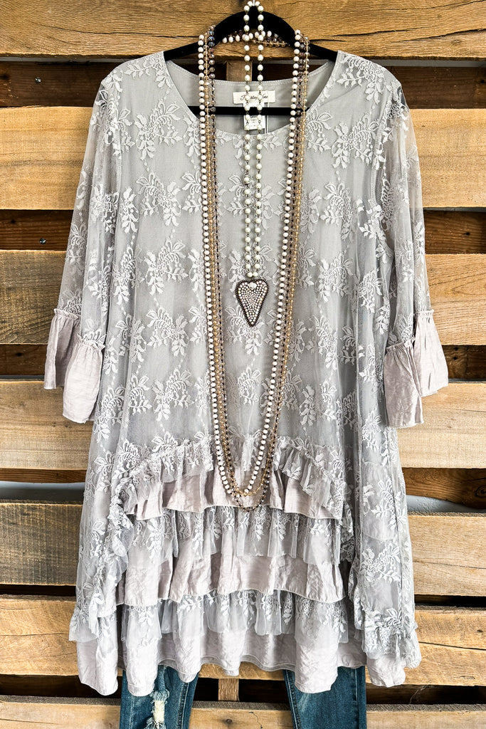 Pretty As a Picture Tunic - Gray