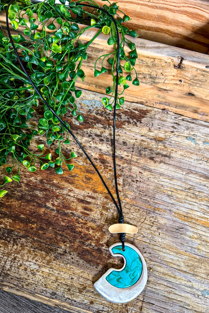 Glancing Moon Necklace - Turquoise
