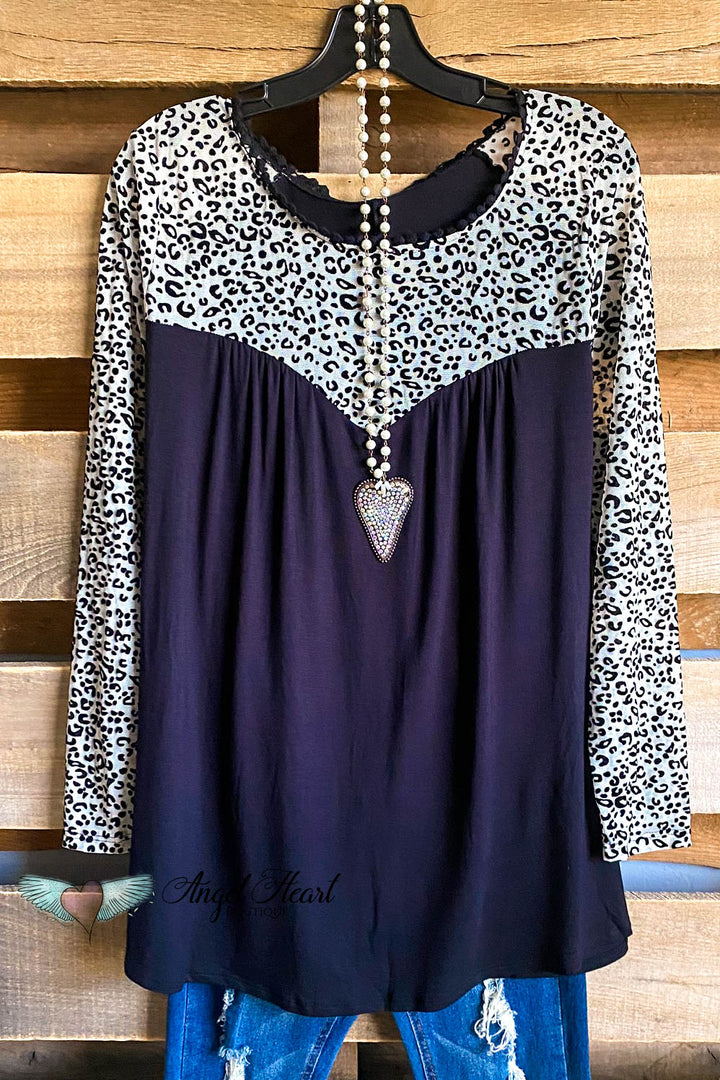 Beyond Happiness Top - Ivory On Black - SALE (SIZE 6