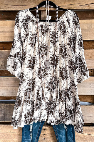 AHB EXCLUSIVE: Delightful Details Top - Natural - 100%  COTTON